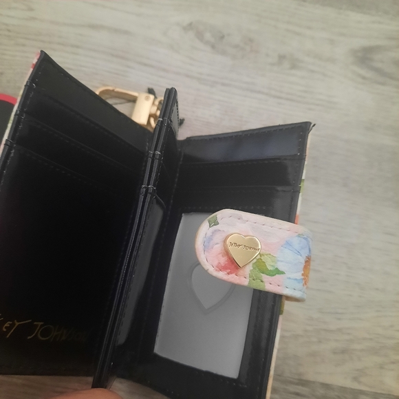 Betsey Johnson Keychain Wallet - Picture 7 of 7